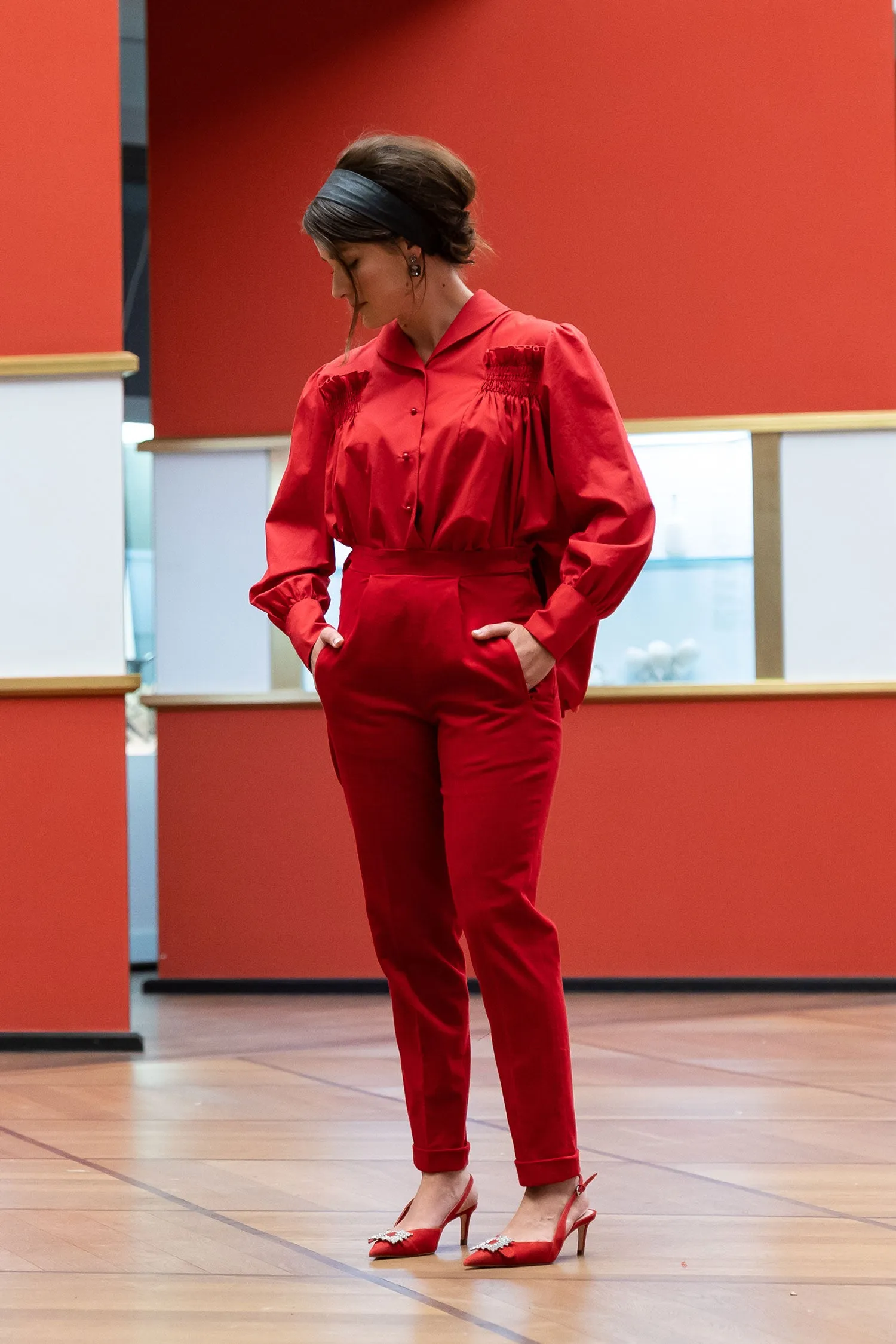 54-2 Trousers with high waistband, side zipper and 3 welted pockets