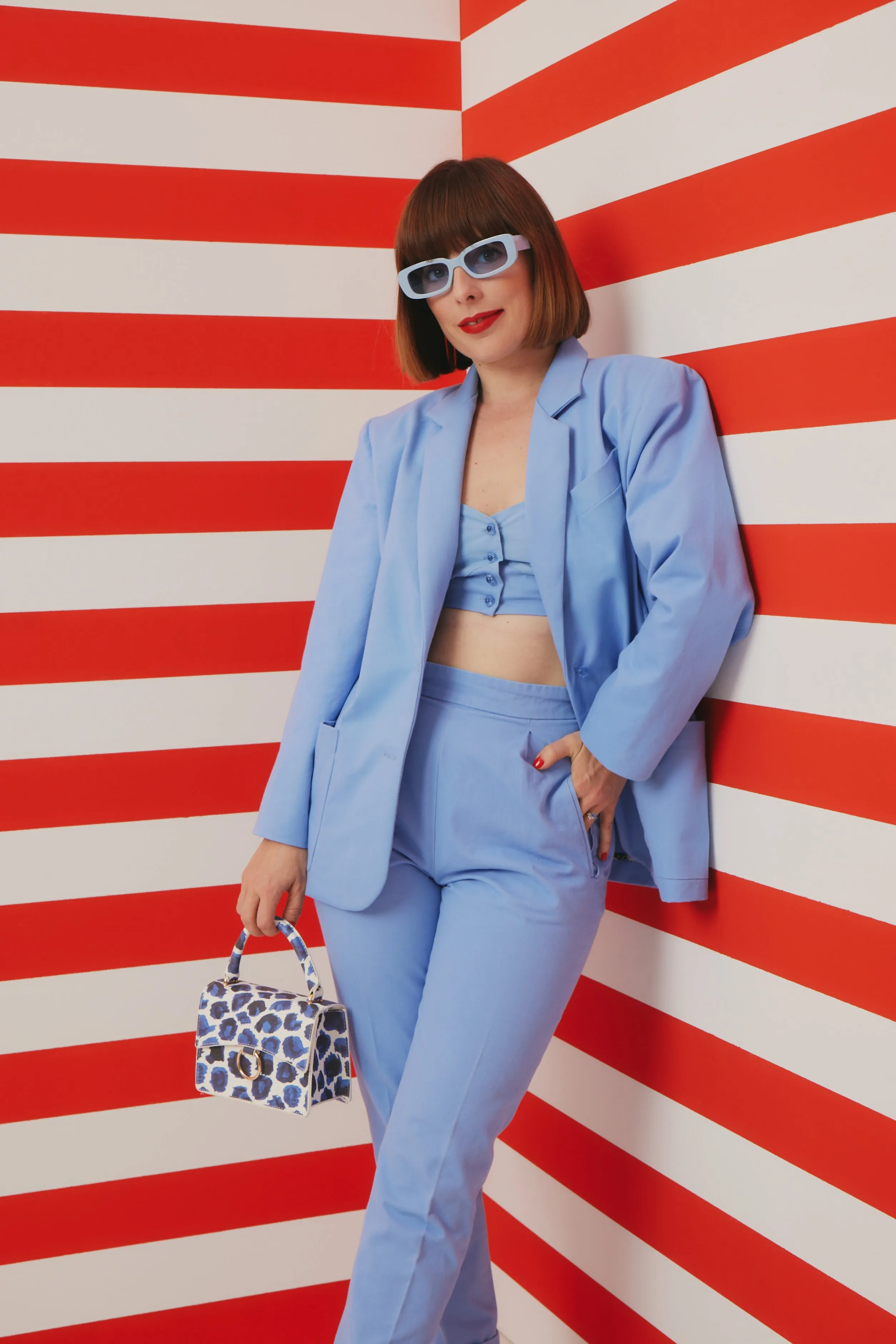 54-2 Trousers with high waistband, side zipper and 3 welted pockets
